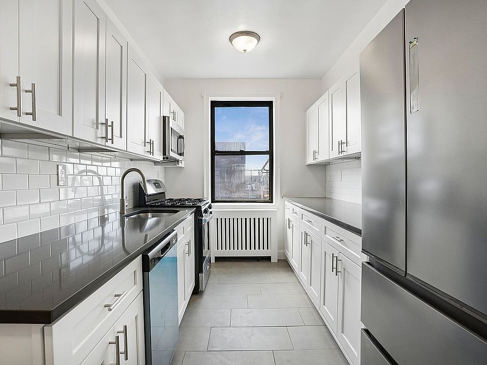 1st image of 40 Clarkson Ave APT 6A