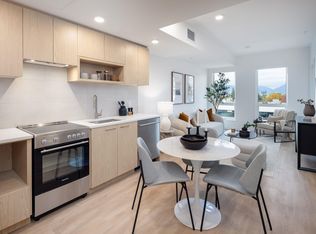 4118 Cambie St #202, Vancouver, BC V5Z 2Y2