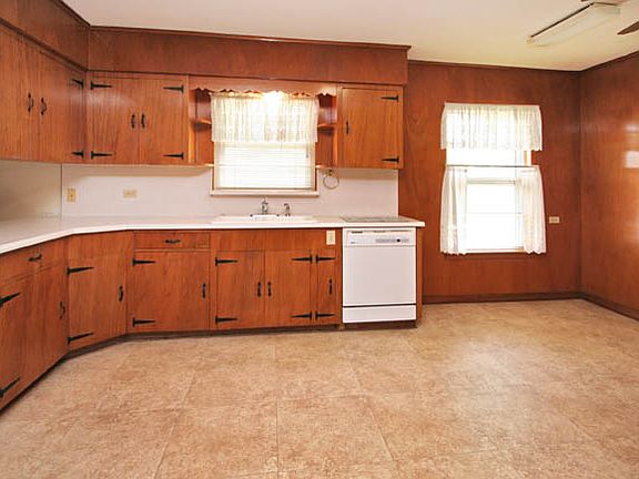 5th image of 618 Antler Dr