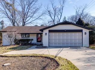415 Lincoln Ave, Lake Bluff, IL 60044