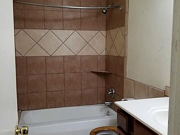 5th image of 5810 Golden Forest Dr #B