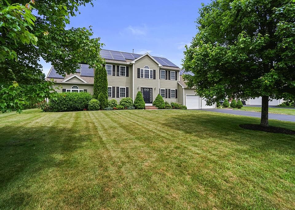1st image of 10 Rolling Meadow Dr