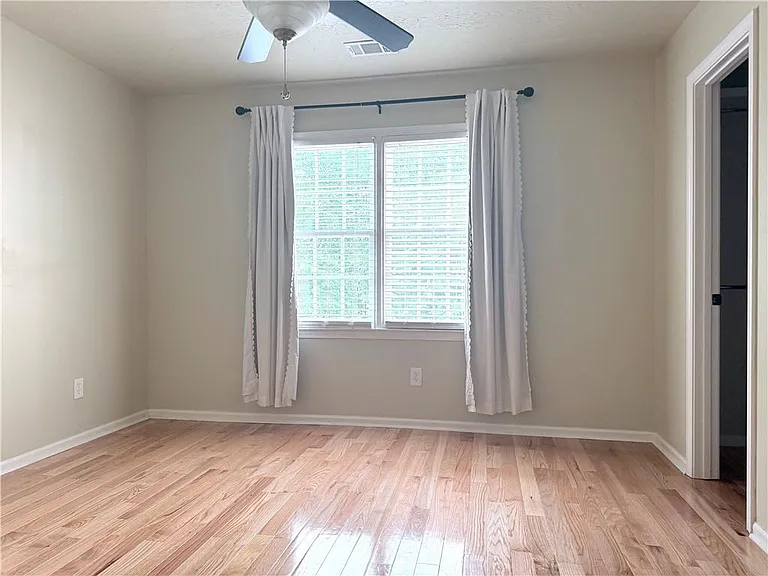 1060 Crabapple Trce — Photo 23