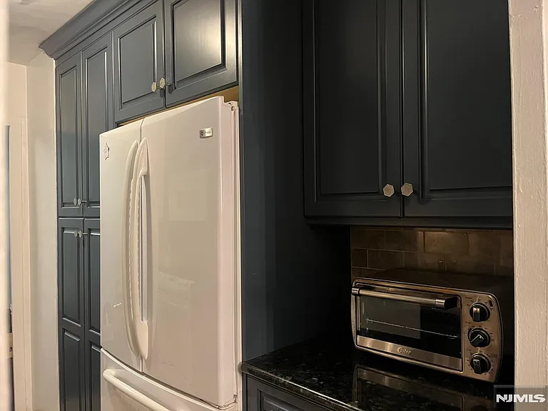 301 Beech St #8D — Photo 8