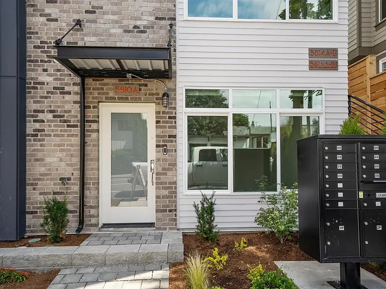 5810 Roosevelt Way NE #D — Photo 2