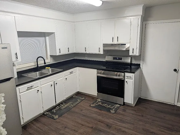 525 Arcola Dr — Photo 7