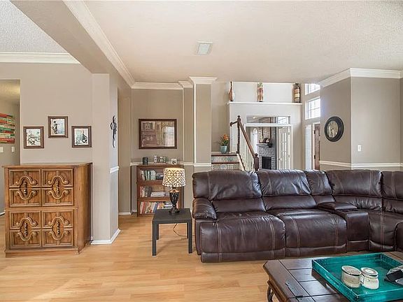 4th image of 2301 Bent Brook Dr
