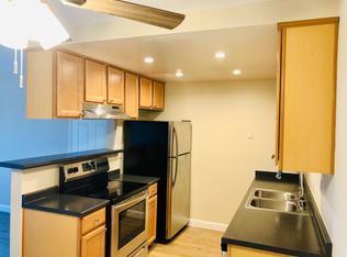 1353 N Vulcan Ave APT A, Encinitas, CA 92024