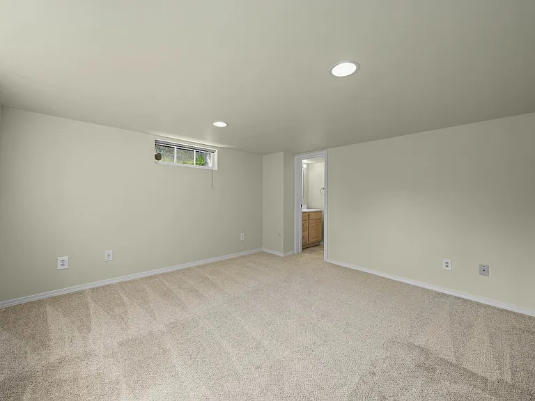 4810 N 25th St — Photo 10