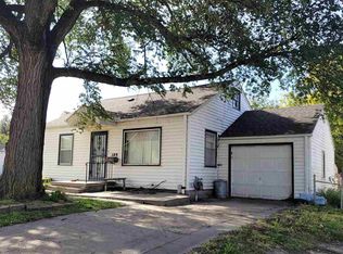 109 N 11th St, Beatrice, NE 68310