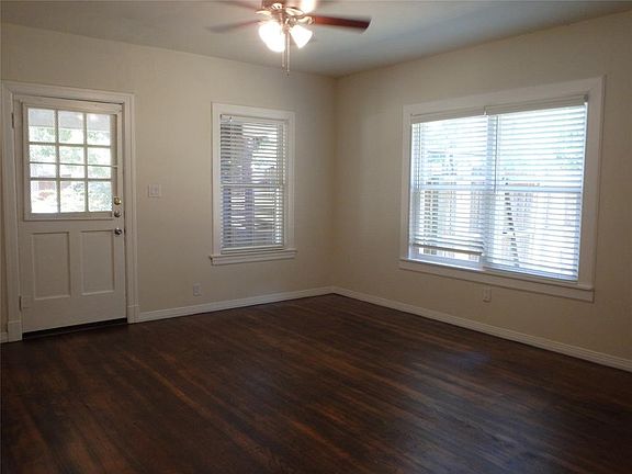 4th image of 634 N Winnetka Ave