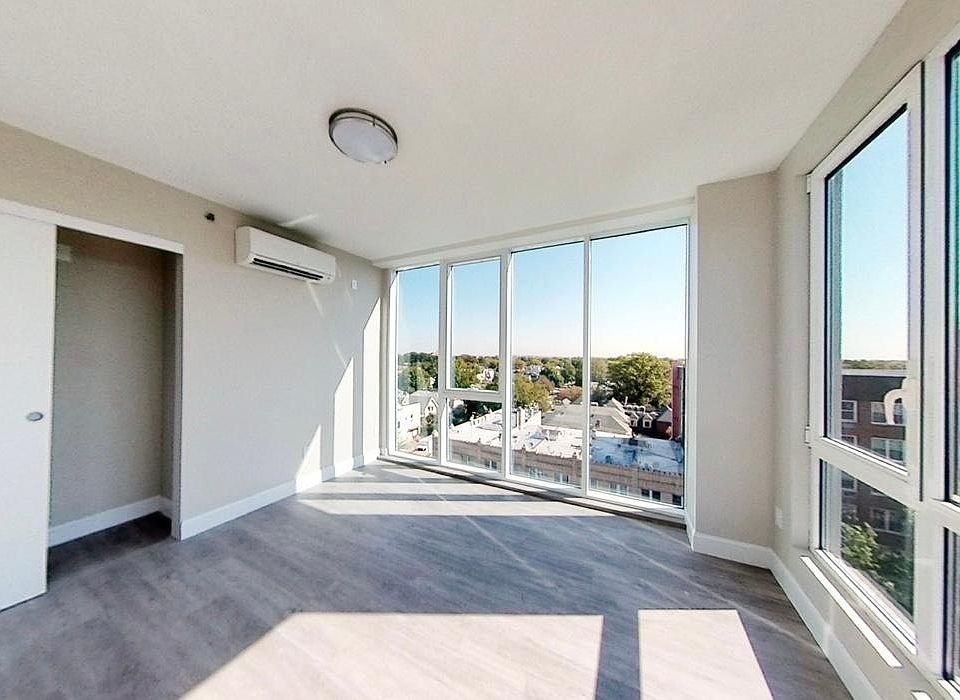 2nd image of 2130 Ocean Ave #6