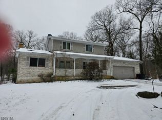 3 Fox Trl, Andover, NJ 07821