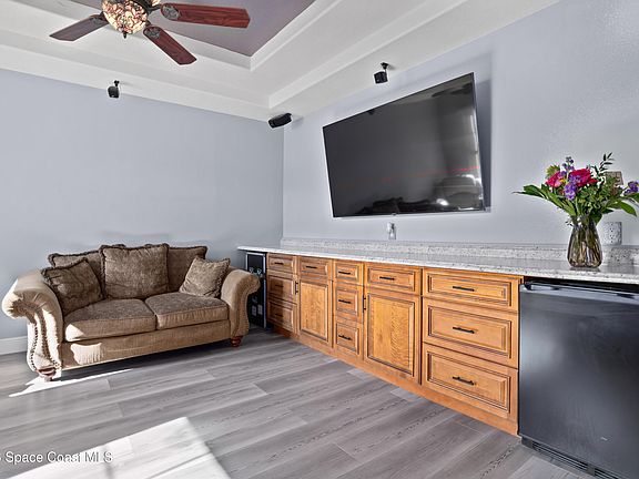 4th image of 1233 Bramley Ln