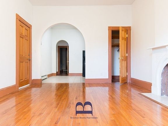4th image of 1467 Fulton St #3