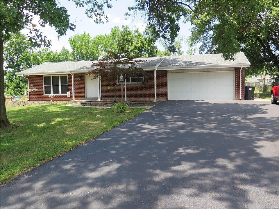 1st image of 11 Meadow Lake Dr