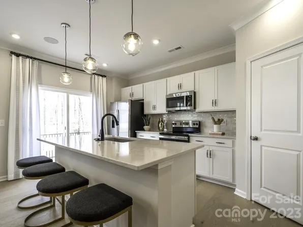 3150 Hutton Gardens Ln, Charlotte, NC 28269