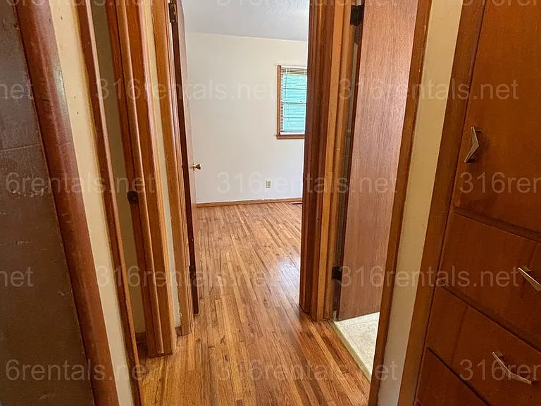 1704 N Lawndale — Photo 4