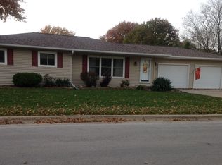 410 Hillcrest Rd, Waterloo, IA 50701