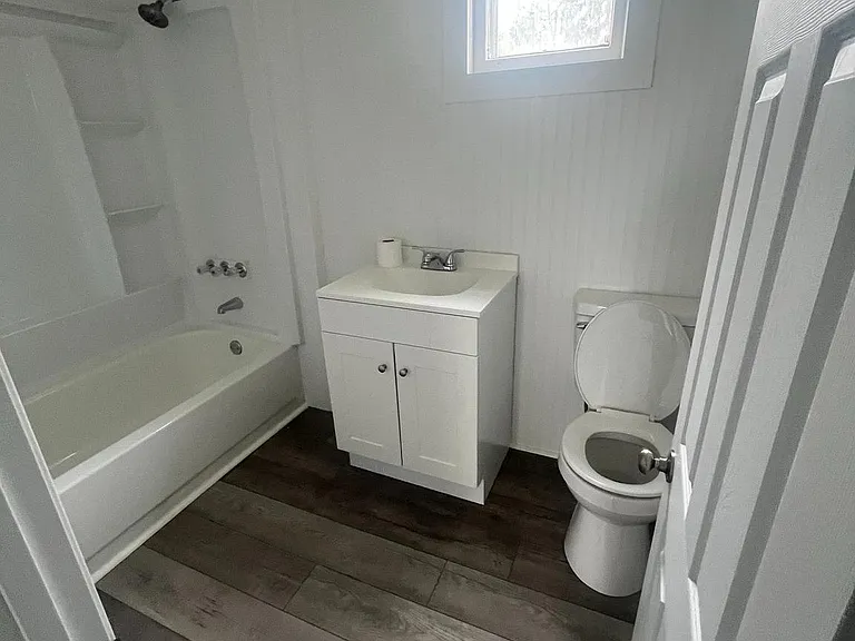 762 Broad St #B-1 — Photo 11