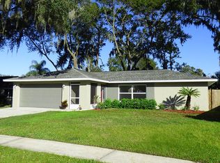 808 Pebblewood Dr, Brandon, FL 33511