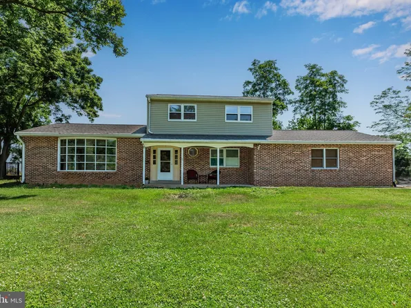 96 N Old Stonehouse Rd, Carlisle, PA 17015