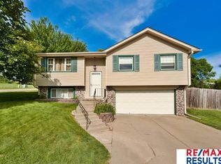 5758 S 137th St, Omaha, NE 68137