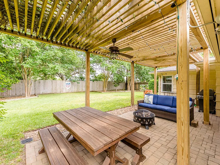 8323 Lorrie Dr — Photo 31
