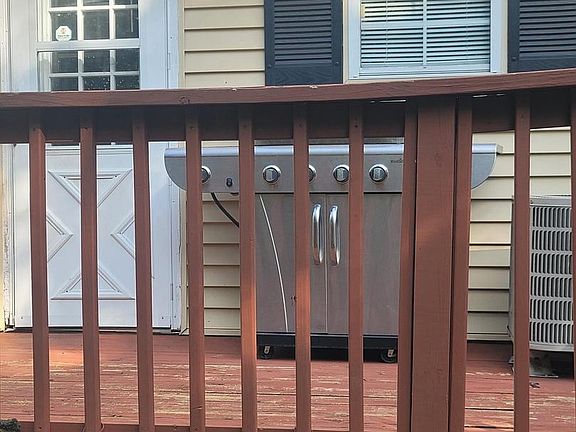 4th image of 8311 Felsted Ln