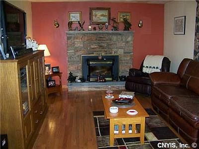 4th image of 3149 Steven Dr
