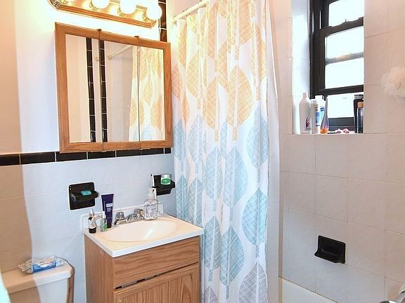 5th image of 244 W 101st St #5E