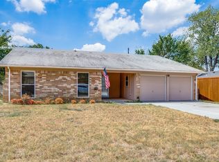 4504 Windy Ln, Forest Hill, TX 76140