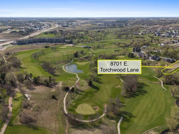 8701 E Torchwood Ln, Sioux Falls, SD 57110