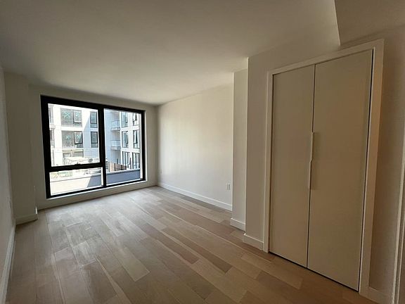 4th image of 144-49 Northern Blvd #424