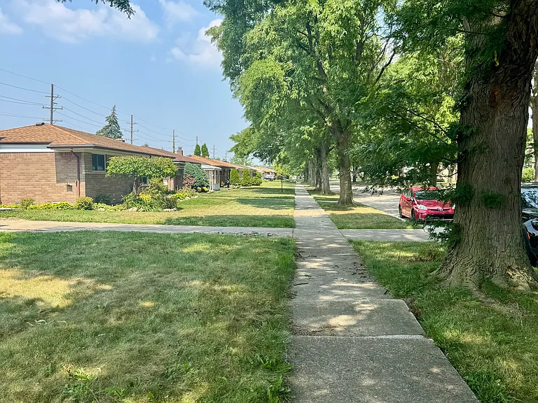 32447 Hawthorne Dr — Photo 21