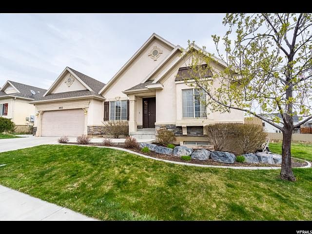 1st image of 4402 N Country Wood Dr