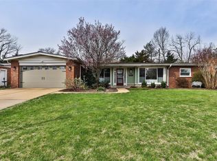 9063 Crest Oak Ln, Saint Louis, MO