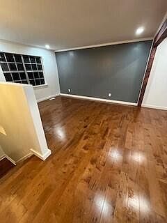 5th image of 2115 Greendale Dr NE