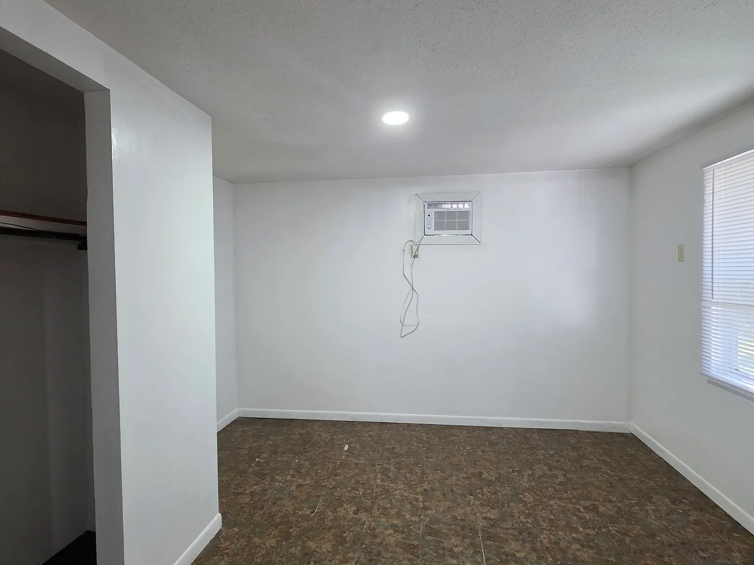 3 bed, 1040 sqft, $1,150 — Photo 2