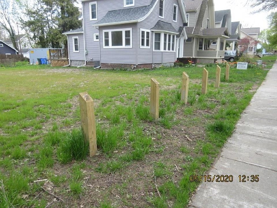 2nd image of 64 Illinois St