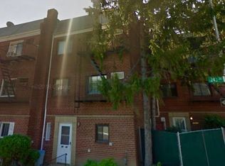 24220 Braddock Ave, Bellerose, NY 11426