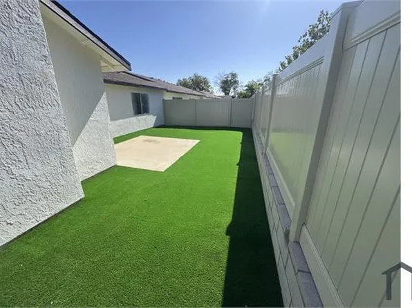 38625 25th St E #4, Palmdale, CA 93550