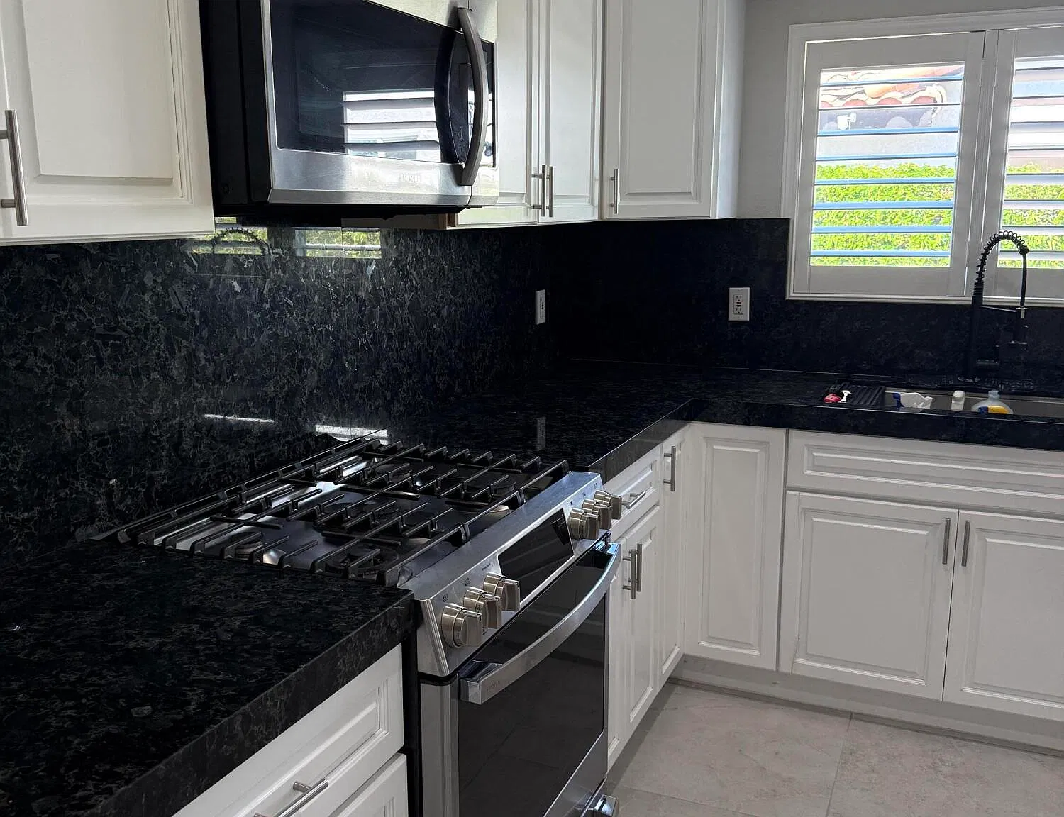 3 bed, 2037 sqft, $3,300 — Photo 1