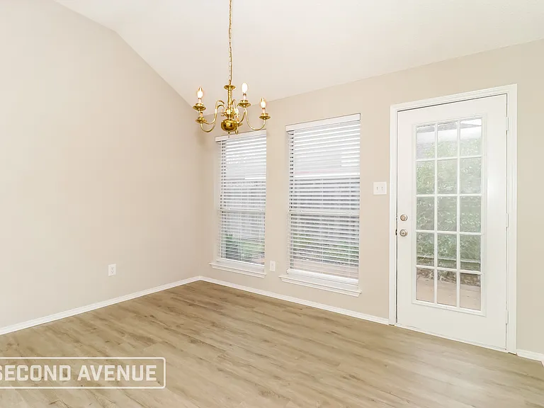 3704 Garden Springs Dr — Photo 7