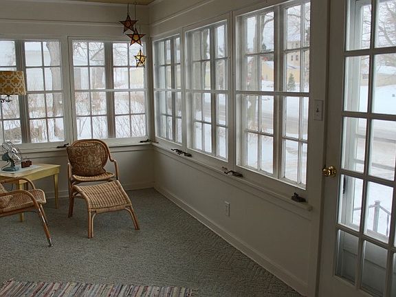 3rd image of 419 Campus St