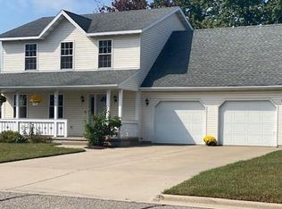 927 Lone Tree Ln, Prairie Du Sac, WI 53578