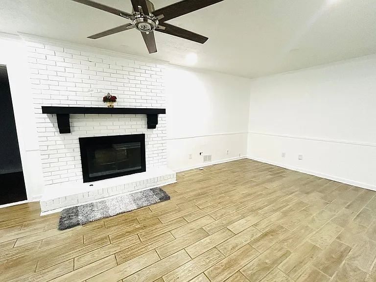 2664 Abington Dr — Photo 5