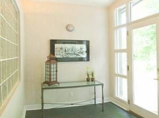 7732 Rosewood Dr, Prairie Village, KS 66208