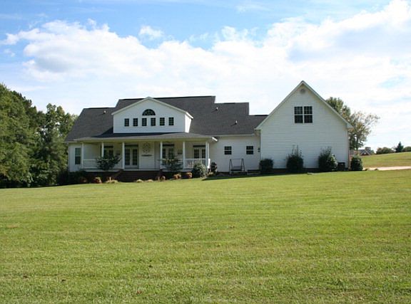 3rd image of 1008 Saddlebrook Dr