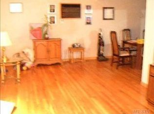867 Madison Pl, Merrick, NY 11566